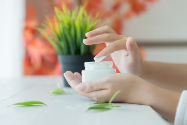 Daftar Kandungan Berbahaya dalam Produk Kecantikan